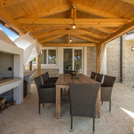 Vespera Villa Rosini